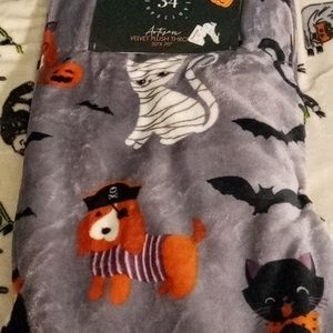 Doggie and kitty Halloween blanket